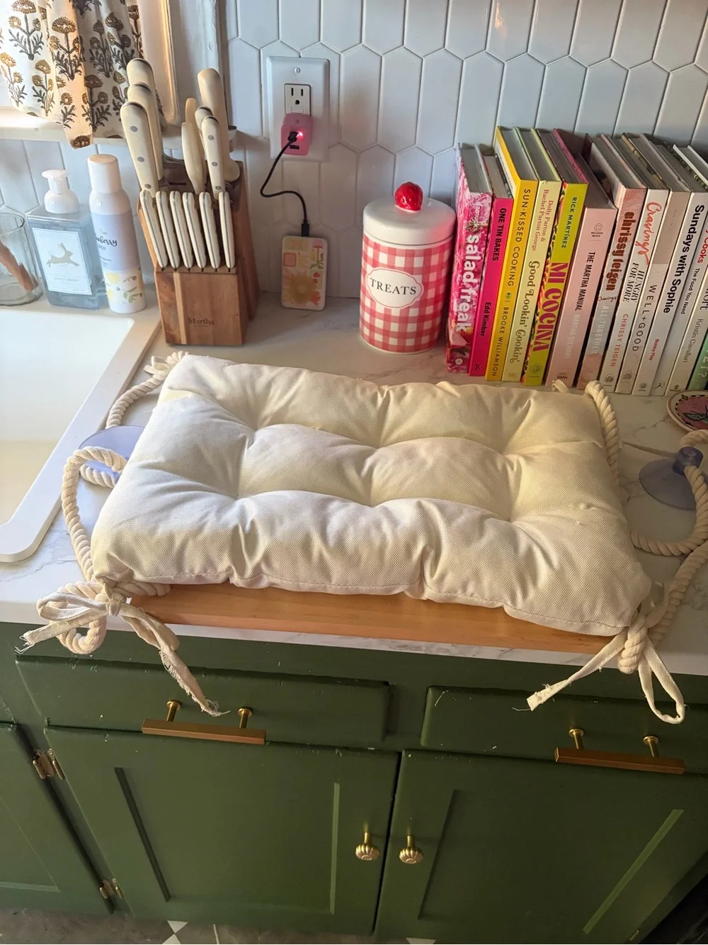 Cream Cat Window Hammock Bed with Soft Cushion